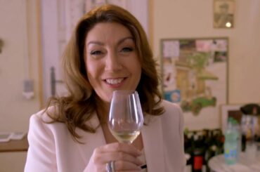 Jane McDonald learns how to "chew" wine! | Cruising With Jane McDonald | Channel 5