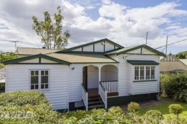 50 Raff Avenue, HOLLAND PARK, QLD