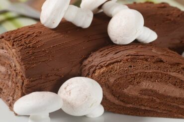 Yule Log Recipe Demonstration - Joyofbaking.com