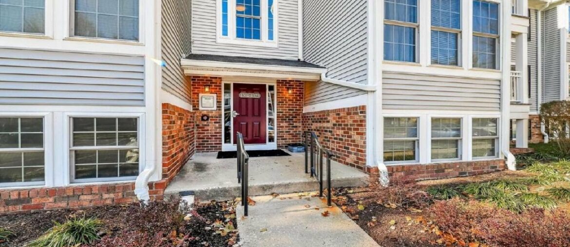 1311 GREENBRIAR CIR #7, BALTIMORE, MD Presented by Doralina Arias. 1311 GREENBRIAR CIR #7, BALTIMORE, MD Presented by Doralina Arias.