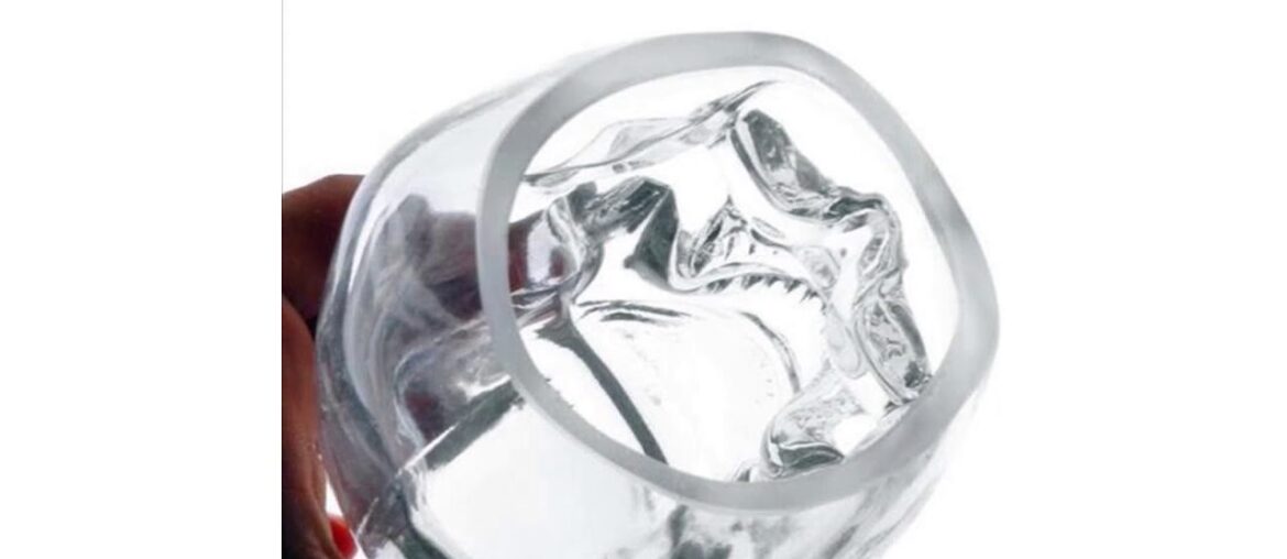 Top Free shipping Magic Transparent Glass Skull Mugs Coffee Cups Bilayer Bar Wine Beer milk mugs g Top Free shipping Magic Transparent Glass Skull Mugs Coffee Cups Bilayer Bar Wine Beer milk mugs g