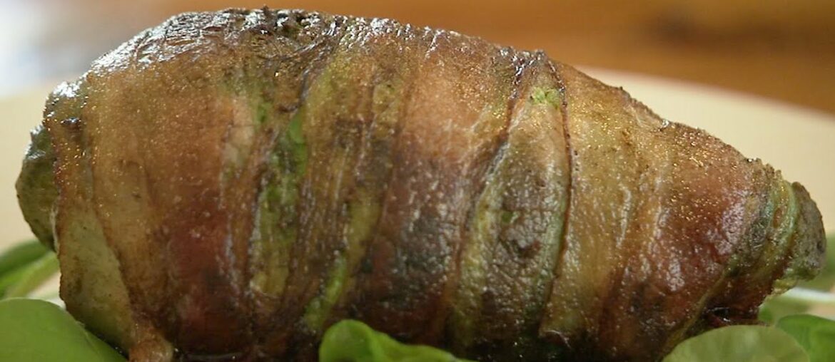 Try A DINOSAUR EGG for Breakfast at Over Easy Breakfast Club | Bite Size Try A DINOSAUR EGG for Breakfast at Over Easy Breakfast Club | Bite Size