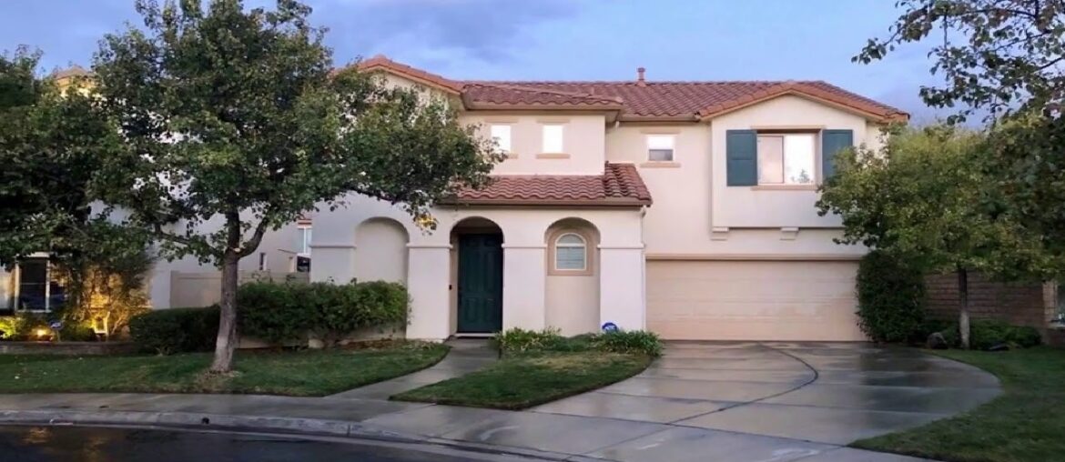 27202 Cross Gate Court, Canyon Country, CA Presented by Sheila Natera.