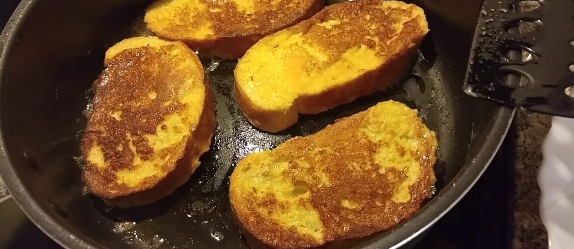 FRENCH TOAST TEXAS STYLE  WITH FRESH FRUIT AND MAPLE SYRUP😋