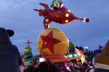 Watch disneyland parade France 2019