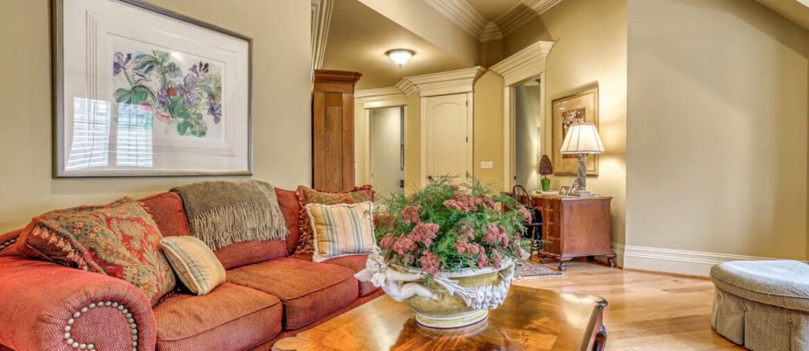 5760 Reserve Point Lane, Roanoke, VA 24018