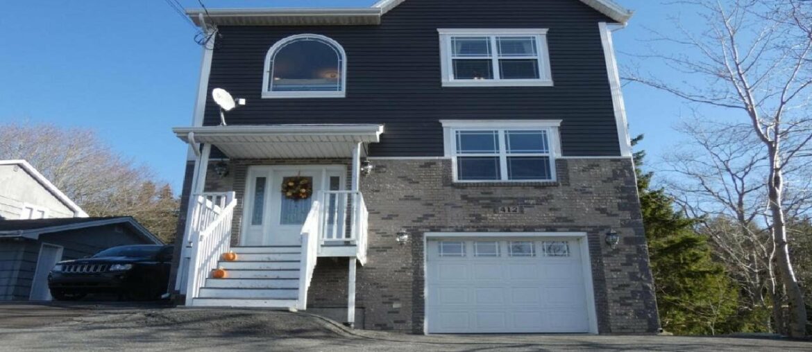 412 Waverley Road, Dartmouth, Nova Scotia Presented by Michael C. Doyle. 412 Waverley Road, Dartmouth, Nova Scotia Presented by Michael C. Doyle.