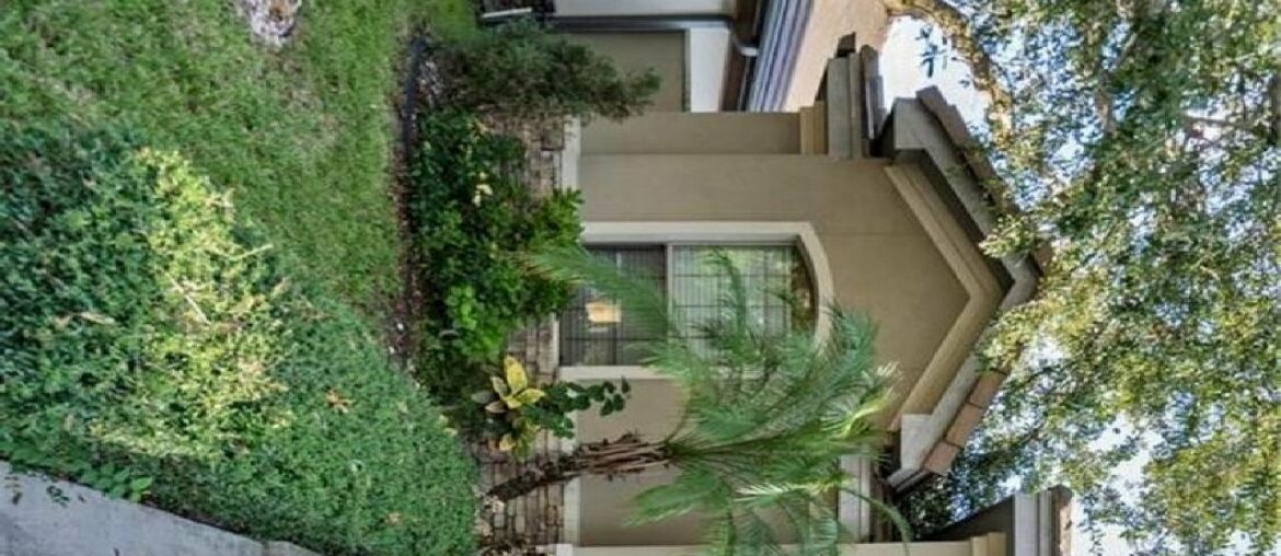 608 E Thornhill Ave, McAllen, TX Presented by JENNY AVELLANEDA. 608 E Thornhill Ave, McAllen, TX Presented by JENNY AVELLANEDA.