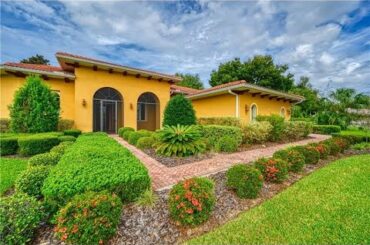 Homes for sale - 5911 SPINNAKER LOOP, LADY LAKE, FL 32159