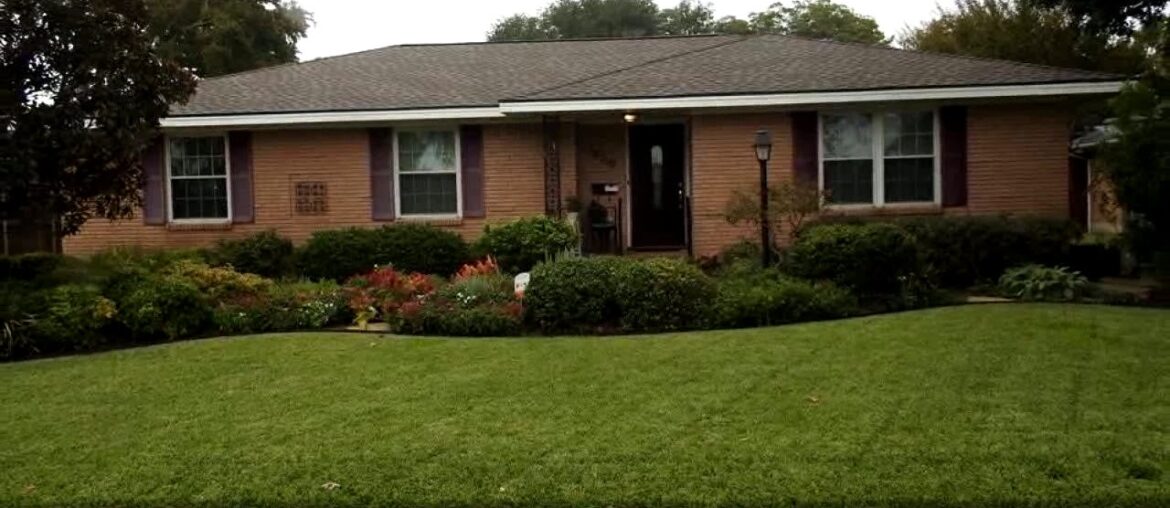 Homes for sale - 10210 Estate Lane, Dallas, TX 75238