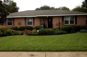 Homes for sale - 10210 Estate Lane, Dallas, TX 75238