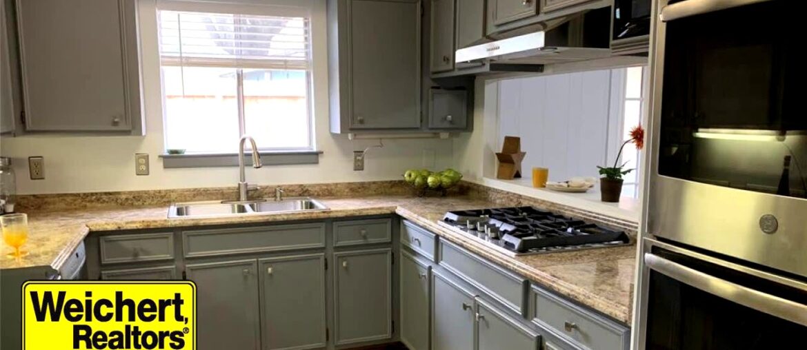 Homes for sale - 1530 HOLLYBUSH Drive, Sugar Land, TX 77498