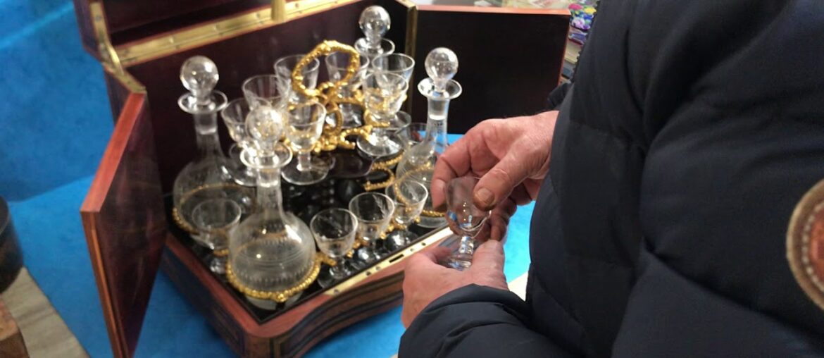 19th Century, French ,Burr Cedar liquor cabinet 19th Century, French ,Burr Cedar liquor cabinet