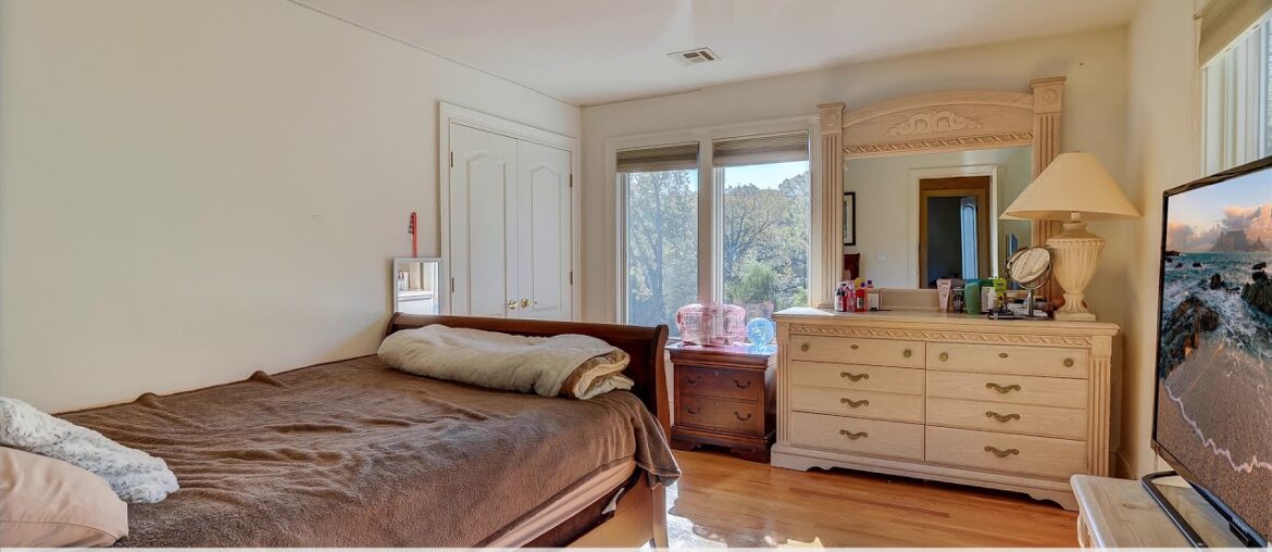 2 Lawrie Road, Atlantic Highlands, NJ