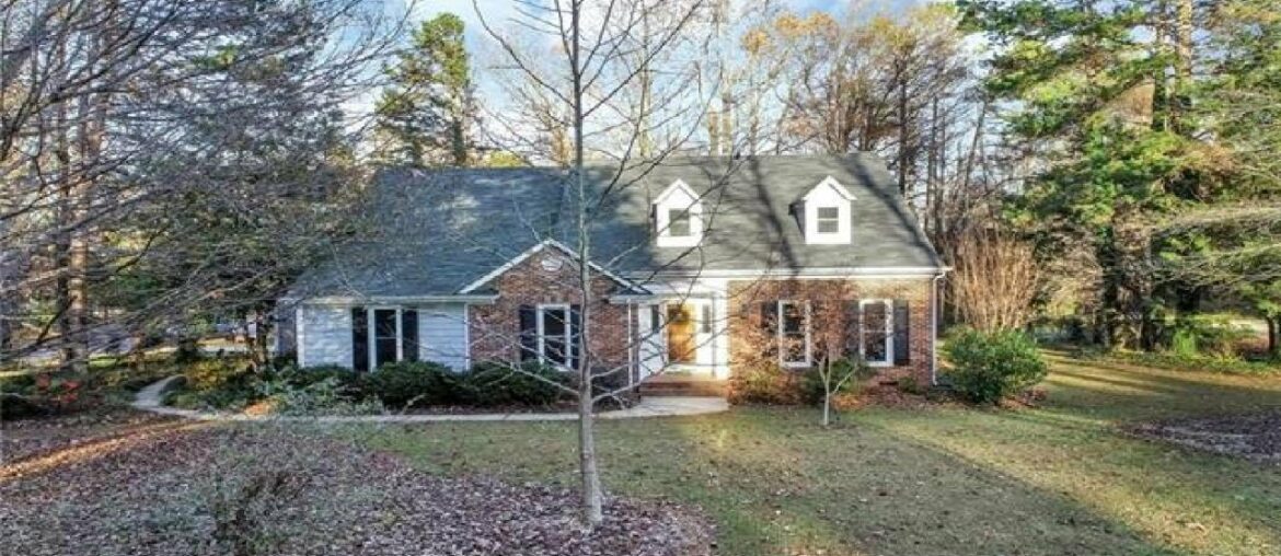 137 Canterbury Place Road, Mooresville, NC Presented by Mindy Williams.