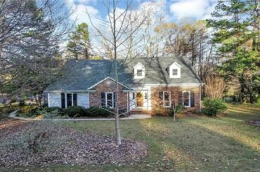 137 Canterbury Place Road, Mooresville, NC Presented by Mindy Williams.