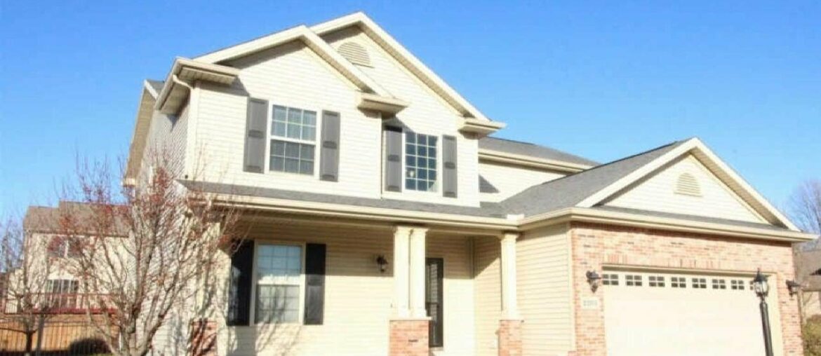 2203 W Paddington Ct, Peoria, IL Presented by Adams-Barnard Real Estate Group.