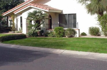 7720 N PINESVIEW Drive, Scottsdale, AZ Presented by Jody Jahnke & Pam Spence.