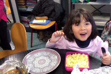 French - Pinay : Everyday life in France  : Lunch date