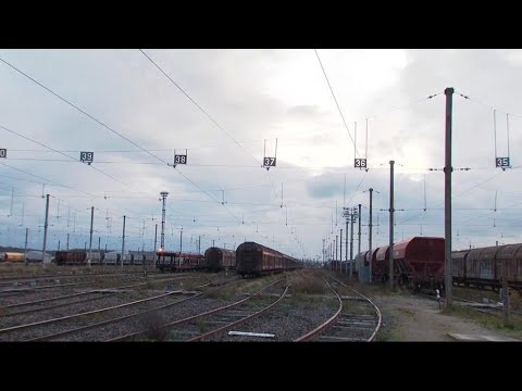 French businesses count the cost of ongoing strikes French businesses count the cost of ongoing strikes