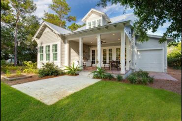 Inviting Traditional Home in Miramar Beach, Florida | Sotheby's International Realty