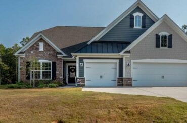 423 Kensington Park Way, Waxhaw, NC Presented by Karin Hull.