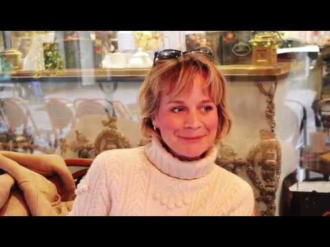 French Christmas traditions, gift giving, Christmas dinner. Paris interview. 4k French Christmas traditions, gift giving, Christmas dinner. Paris interview. 4k