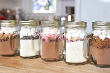 5 Hot Chocolate-In-A-Jar Recipes | Edible Gifts
