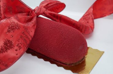 Bouche De Noel | Raspberry-Praline | French Christmas Cake Recipe