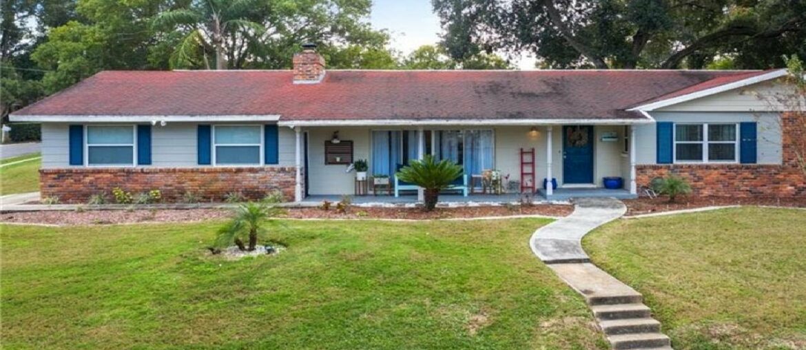 8504 CONTOURA DRIVE, ORLANDO, FL Presented by The Nickley Group Home Advisors. 8504 CONTOURA DRIVE, ORLANDO, FL Presented by The Nickley Group Home Advisors.