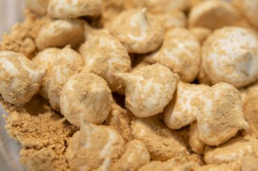 Korean Injeolmi Meringue Cookies | 인절미 머랭쿠키 만들기 | French Meringue Cookies Recipe