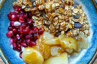 Sunday Morning in Paris: Charcoal Eclair, Singaporean Breakfast and Pulled Meat Sandwich