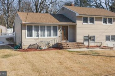 22 ALDEN ROAD, GIBBSBORO, NJ Presented by Nancy Kowalik.