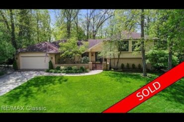 Video tour of Residential at 31062 Applewood Ln Lane, Farmington Hills, MI 48331