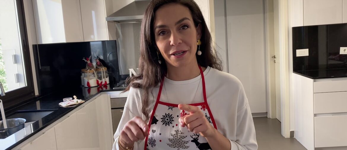 Chocolate "Bûche de Noël": How It's Made? Cooking Yule Log With Maman Chocolat on Christmas Day