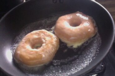 HOW TO MAKE GLAZED DONUT FRENCH TOAST (VENUS EATS PLANETARY FRENCH TOAST) COOKING SHOW