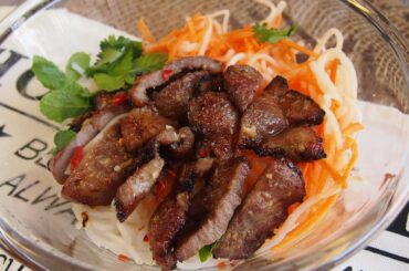 Our Fave! Vietnamese Lemongrass Pork Noodle Salad • Bun Thit Nuong Recipe 越式烤肉 Asian Food