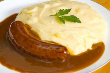 Creamiest Cheesy Potatoes Aligot (Pommes Aligot)