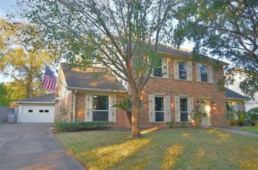 Video tour of Residential at 4327 Long Grove Drive, Taylor Lake Village, TX 77586