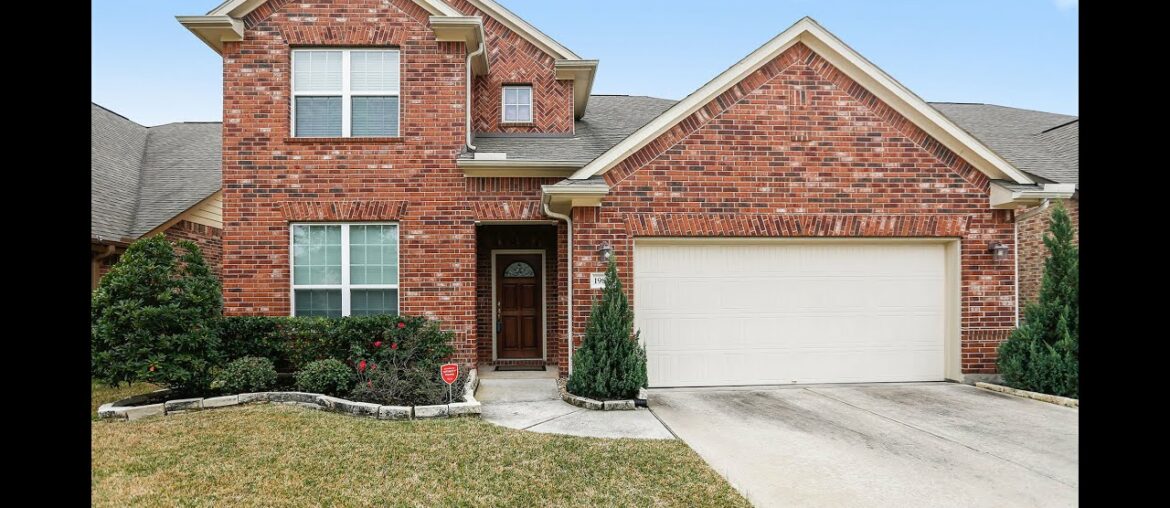Fall in love this new year with this attractive home in Cypress, TX. Fall in love this new year with this attractive home in Cypress, TX.