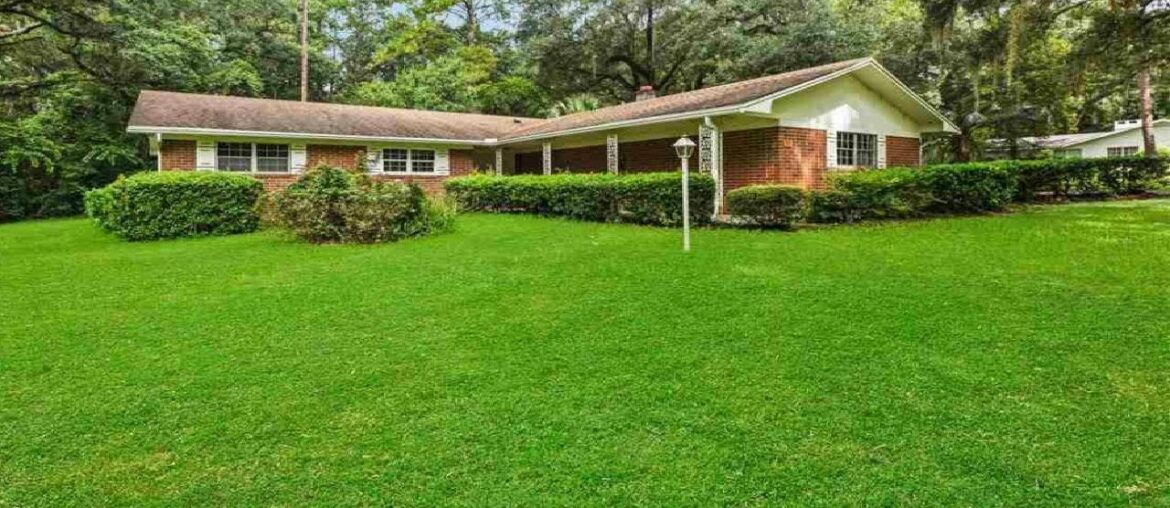 1116 NW 112 Terrace, Gainesville, FL Presented by Team Dynamo.