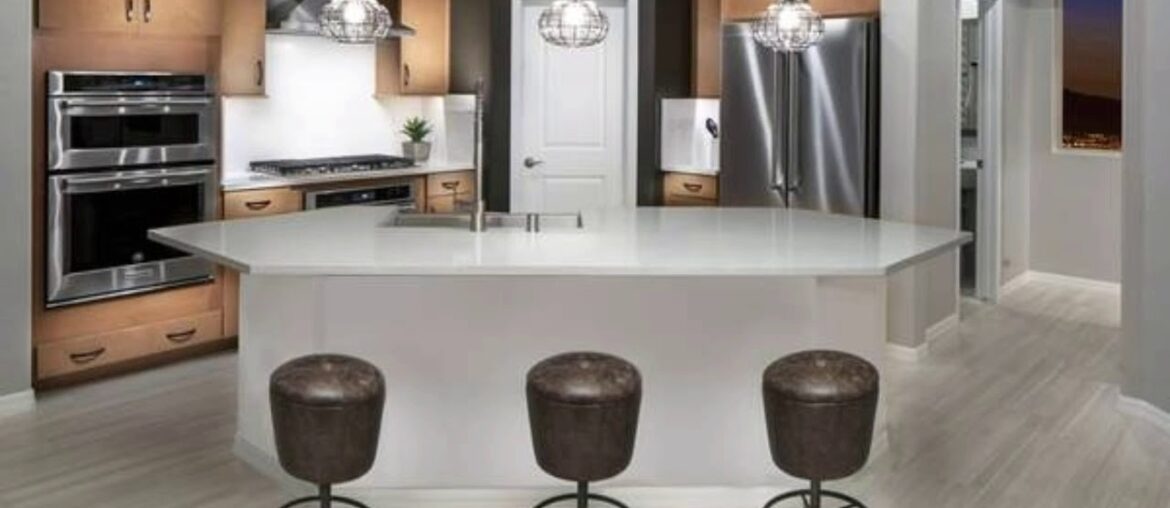 MOVING TO LAS VEGAS? HOMES FOR SALE IN LAS VEGAS.4 BED 3 BATH 2 CAR $524000 2,684ft MOVING TO LAS VEGAS? HOMES FOR SALE IN LAS VEGAS.4 BED 3 BATH 2 CAR $524000 2,684ft