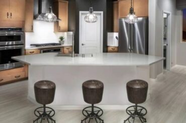 MOVING TO LAS VEGAS? HOMES FOR SALE IN LAS VEGAS.4 BED 3 BATH 2 CAR $524000 2,684ft