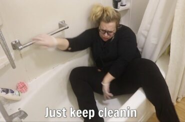 CLEANIN' - Ariana Grande Parody