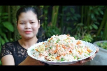 How to fry rice with shrimp and fresh vegetables recipe - Cooking with Davann