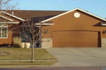 7304 W 52nd St, Sioux Falls, SD Presented by Darlene Dose.