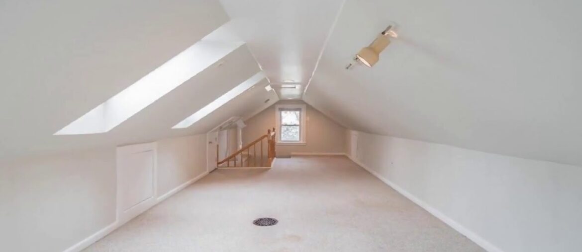 7 Park Ave, Burlington, NJ Presented by The Millaway Group. 7 Park Ave, Burlington, NJ Presented by The Millaway Group.