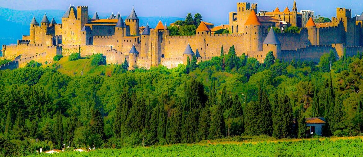 A Walk Around The Beautiful Town of Carcassonne, France