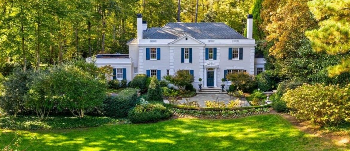 2580 Woodward Way | Atlanta, GA 30305 2580 Woodward Way | Atlanta, GA 30305