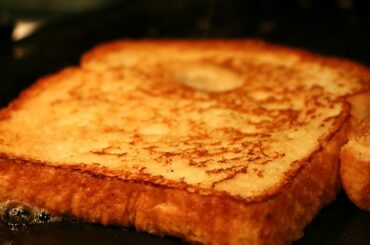 ബ്രെഡ് മൊരിച്ചത് ||Quick and Easy French Toast Recipe